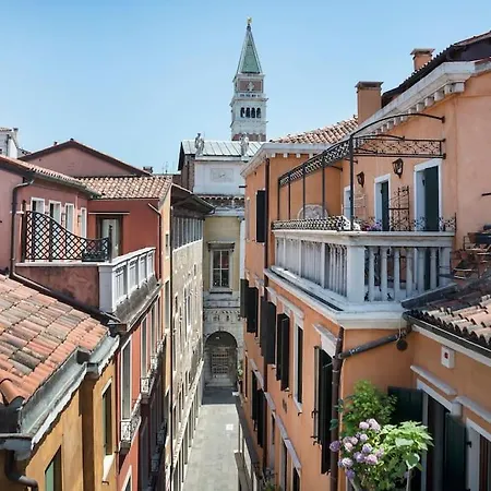 Incredible Location In San Marco's Square, アパート